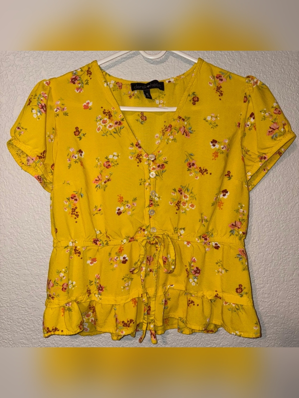 Derek Heart Yellow Floral Mock Button-Front Tie-Waist Peplum Top Med - Picture 1 of 5